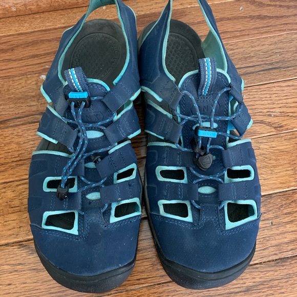 Keen water shoes - Picture 2 of 3